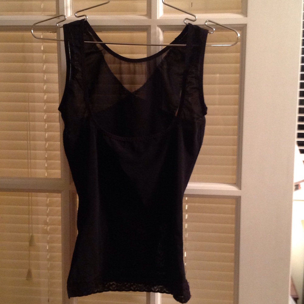 Girdle sleeveless Top